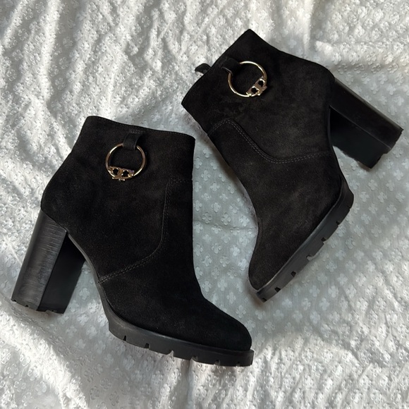 Tory Burch Sofia Lug Sole Black Suede Bootie size 8.5 - Picture 2 of 16